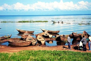 Boten aan het Victoriameer in Oeganda