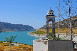 Uitzicht op de Asprokremmos dam Cyprus