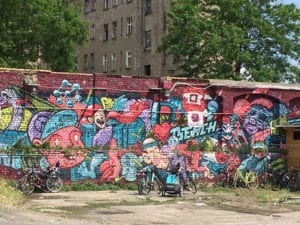 Graffiti op een muur in Berlijn