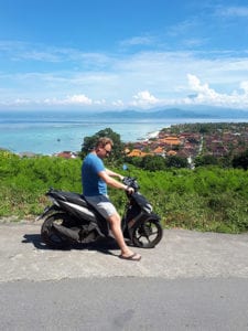 Met de scooter over Nusa Lembongan