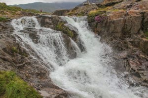 Watervallen bij de top van de berg Snowdon